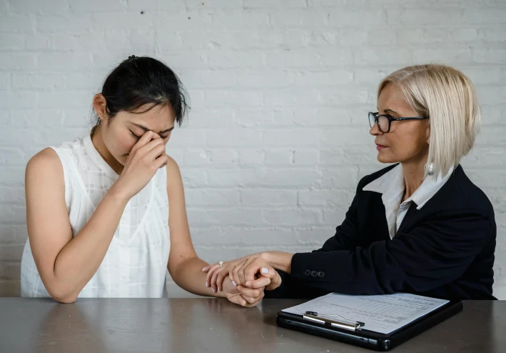 كيف تتعامل مع نفسك بعد نوبة بكاء طويلة؟