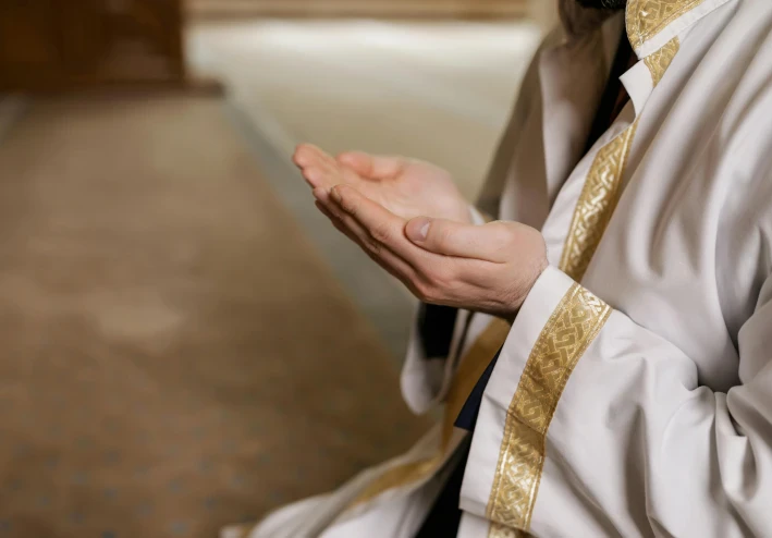 كيف يعيش المسلم حياة الصالحين؟ دروس من القرآن والسنة في طريق الطهر والإخلاص