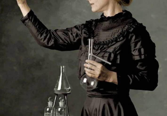 ماري كوري العالمة التي قتلها العلم