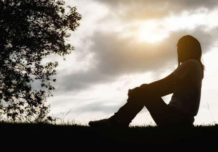 ثلاث تأملات موجهة بصوت لتستمتع بها وحدك وتتعلم أن تحب نفسك أكثر.