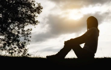 ثلاث تأملات موجهة بصوت لتستمتع بها وحدك وتتعلم أن تحب نفسك أكثر.