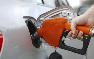 البنزين: تعرف على أصله واكتشافه وكيفية تصنيعه واستخداماته وأضراره بالتفصيل