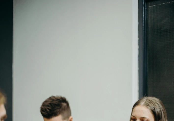 نصائح ذهبية لتجاوز مقابلات التوظيف بثقة واحتراف