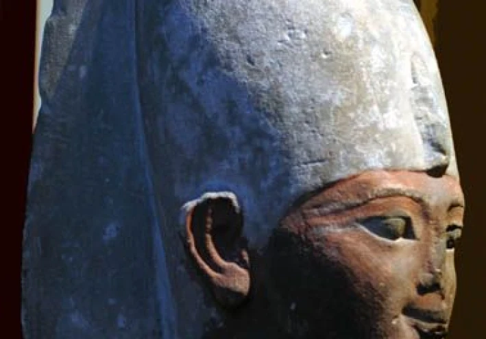 أحمس الأول: مؤسس الأسرة الثامنة عشرة وطارد الهكسوس