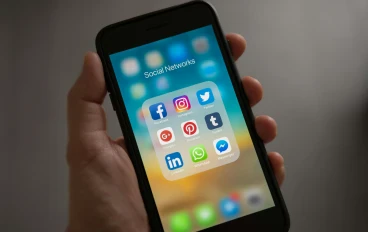 حياتنا في المواقع...هروبا من الواقع 2025