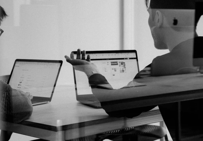 الربح من الذكاء الاصطناعي 2024: 7 طرق عملية تبدأ من 5$ وتصل إلى 10,000$ شهرياً