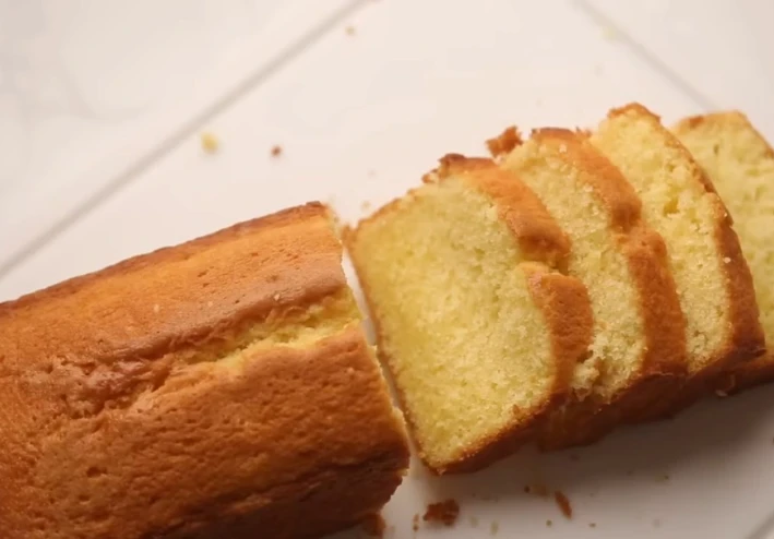 طريقة عمل الباوند كيك الأصلي (كيك الزبدة) الهش خطوة بخطوة مثل المحترفين