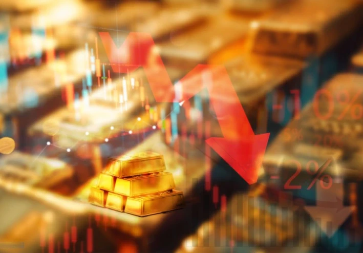 الذهب يسقط تحت حاجز 4000 دولار: لماذا تنهار الأسعار مجددًا؟