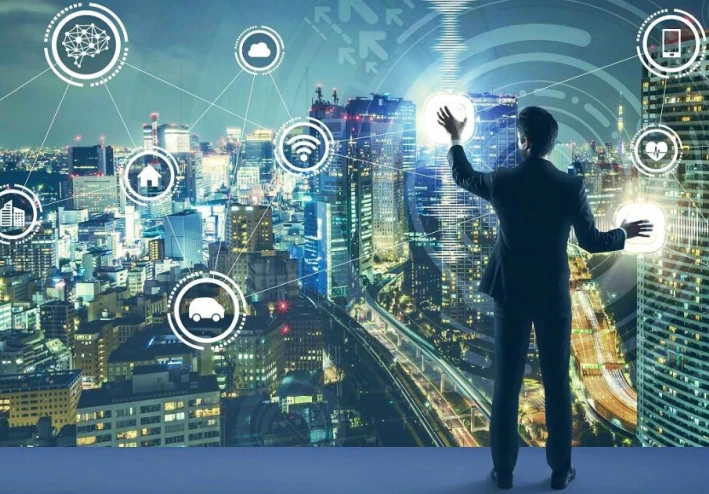 التكنولوجيا في الحياة اليومية: كيف غيّرت أسلوب حياتنا