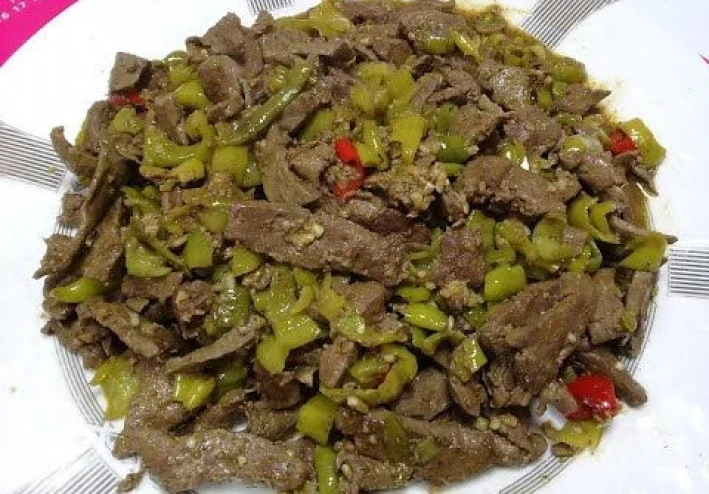 🫓 “كبدة إسكندراني: طريقة سهلة وسريعة في البيت بمذاق الشارع المصري”