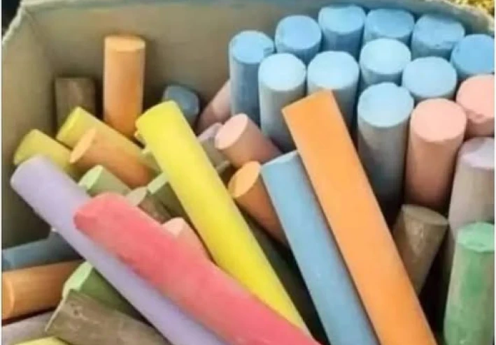 الطباشير والسبورة… حكاية زمن التعليم الجميل**