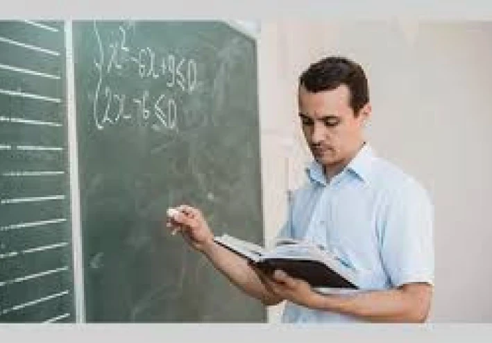 مد خدمة المعلمين المحالين على المعاش 2025/2026: كل ما تحتاج معرفته