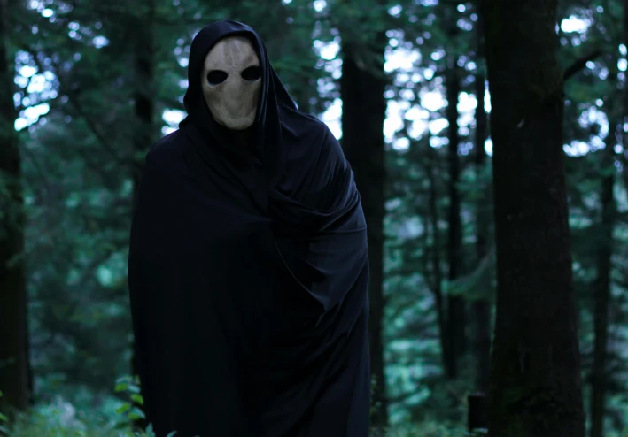 اللعنة التي لاتنام🩸☠️