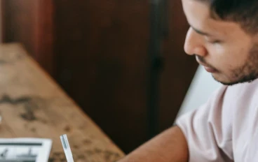 5 أخطاء قاتلة يرتكبها المبتدئون في الاستثمار وكيف تتجنبها بخطة ذكية