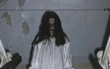 “حمام الدور الرابع”