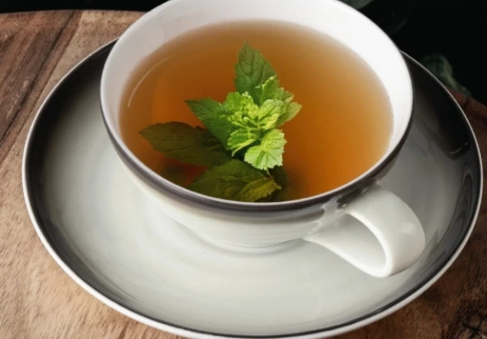 الشاي الأخضر: مشروب العافية اليومية لصحة وحيوية مثالية