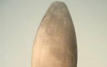 "منتحوتب الثالث: وريث التوحيد وباني النهضة في المملكة الوسطى"