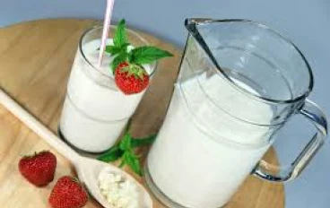 نعم ، الزبادي بروبيوتيك. لكن تناوله بدون استراتيجية ، يشبه رمي البكتيريا في سلة المهملات