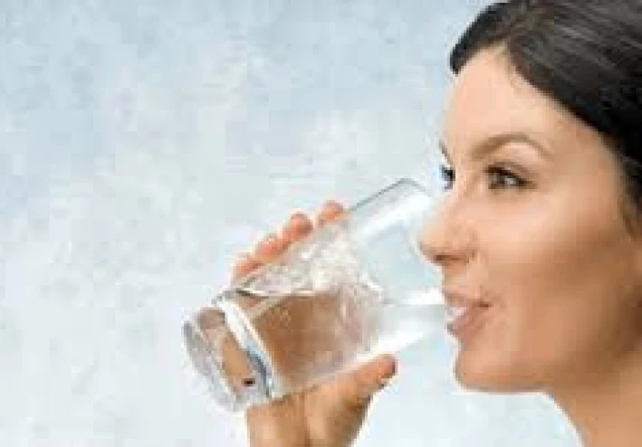 أهمية الماء على البشرة