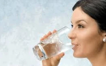 أهمية الماء على البشرة