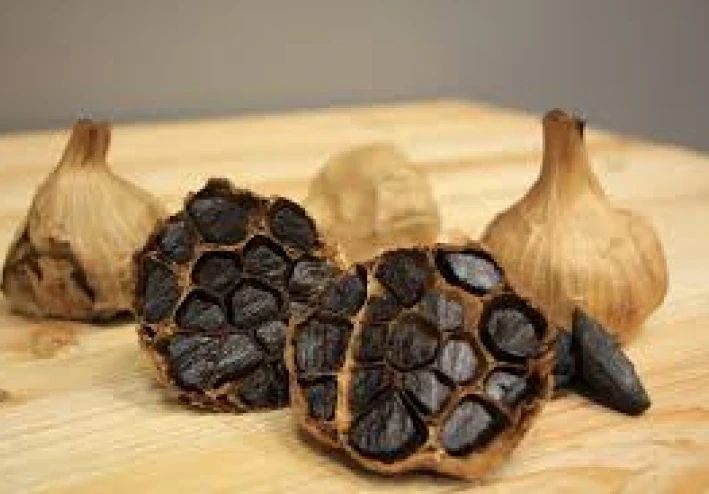 الثوم الأسود: إكسير الجمال الذي تقدمه الطبيعة