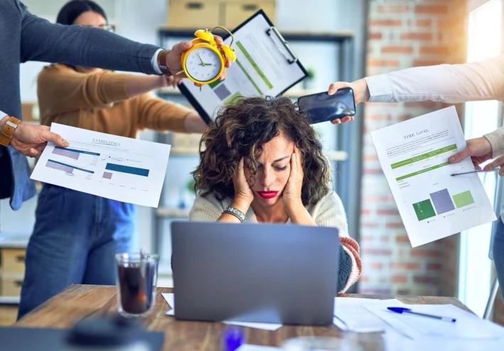 كيف تتغلب على ضغوط العمل وتحقق التوازن النفسي: دليل عملي للحياة المهنية السعيدة والمنتجة