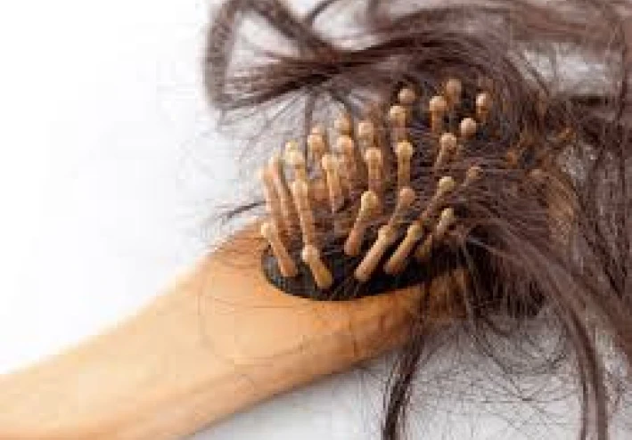 ماذا نأكل عند تساقط الشعر؟