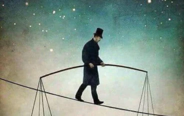  صراع القلب والعقل: جدلية الروح والمنطق في اتخاذ القرارات المصيرية