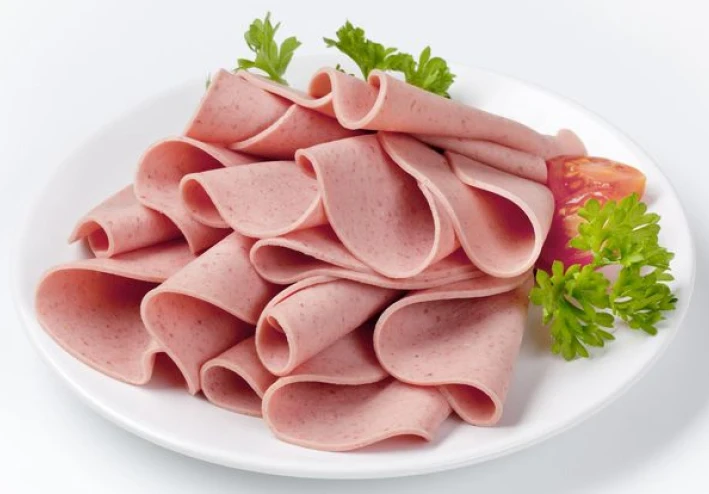 🔪 طريقة عمل اللانشون في المنزل: وصفات متنوعة ونصائح لضمان طعم آمن ولذيذ