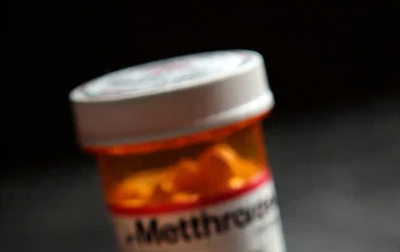 الميثوتريكسات: رفيق رحلة الروماتويد الذي غير قواعد اللعبة