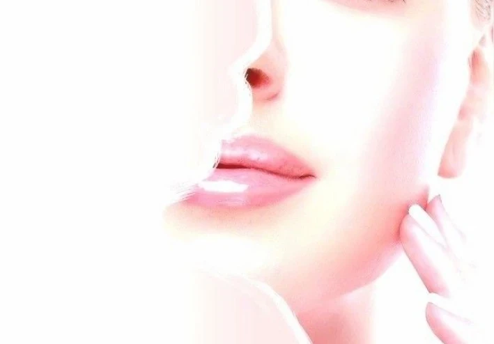 الاناقه والموضه  بالبساطه