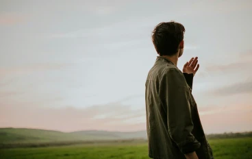 القلق من الاعتذار عن كل شيء: لماذا عليك التوقف عن الاعتذار طوال الوقت