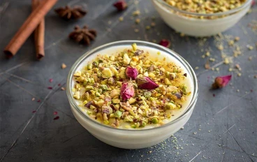 🥣 طريقة عمل المهلبية المصرية اللذيذة – دليلك لتحضير الحلو الشعبي بسهولة 