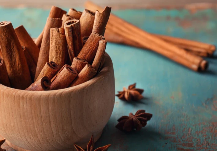 القرفة تفوق العدس في الحديد ،