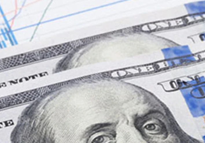 الدولار الأمريكي يسجل تراجعًا بأكثر من 8% خلال عام 2025