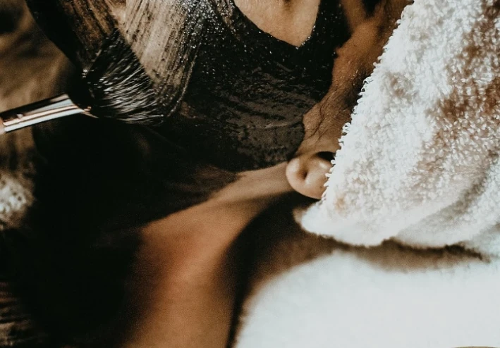 "أفضل طرق العناية بالبشرة: قواعد ذهبية لبشرة نضرة بلا عيوب"