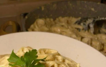 اسهل طريقة لعمل مكرونة وايت صوص فى البيت