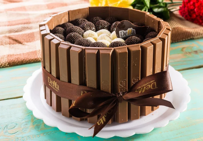 طريقة عمل كيكة الشوكولاتة في البيت هشة ولذيذة مثل المحلات