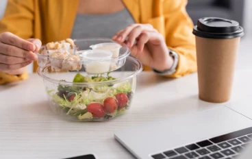 يعطي خبير التغذية مفاتيح الاستمتاع بالطعام والحفاظ على حياة نشطة دون هواجس