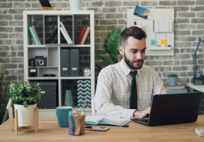 كيفية تحقيق أرباح من الإنترنت سنة 2026: دليل شامل للمبتدئين والمحترفين