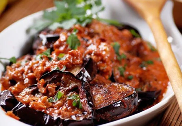 ✴️ طريقة عمل المسقعة المصرية بكل أسرارها: الدليل الكامل لتحضير ألذ مسقعة في البيت