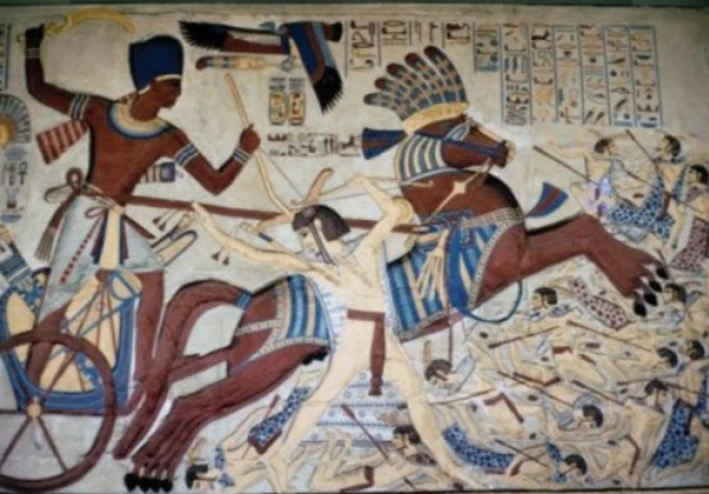 أحمس وطرد الهكسوس من مصر: بطل التحرير ومؤسس الدولة الحديثة