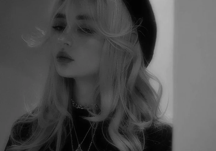 "أسرار الأناقة: كيف تبنين ستايل يعكسك بصدق؟"