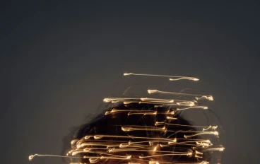 كيف تسكت الضجيج وتنصت لذاتك؟ فن التحكم بالأصوات  داخل عقولنا