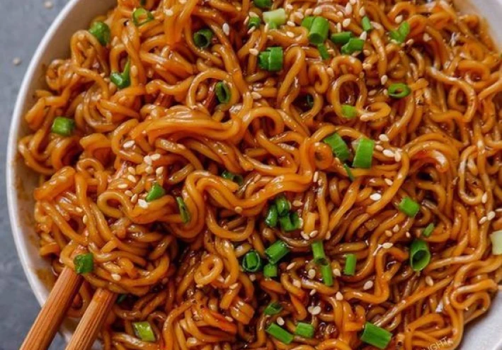 🍲 أكلات الـ10 دقائق: وصفات سريعة ولذيذة لإنقاذ وقتك بدون مجهود