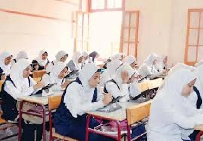 دليل التسجيل الإلكتروني  لاستمارة  طلاب الصف الثالث الإعدادي،   مع خطوات تعبئة الاستمارات والمستندات المطلوبة للرفع، بصياغة واضحة