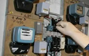 من الحبس إلى السجن.. عقوبات جديدة تنتظر المتورطين في سرقة الكهرباء**  تفاصيل تغليظ العقوبات على جرائم الكهرباء في القانون الجديد