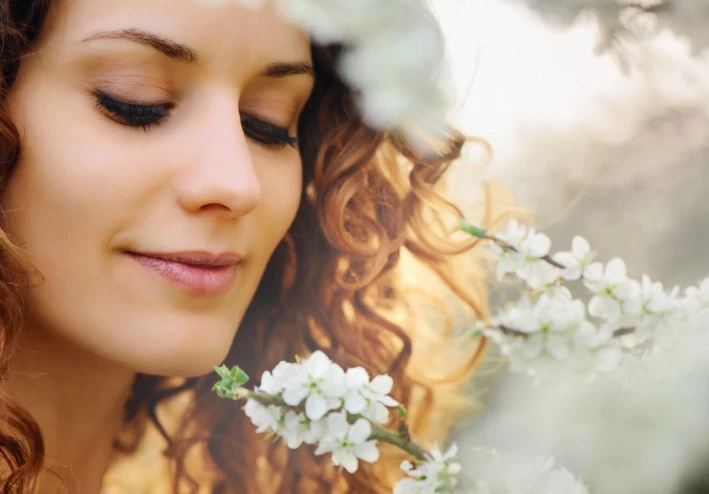 شد البشرة طبيعيًا بعد سن الـ35