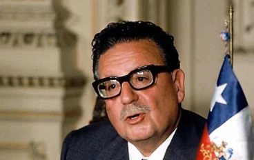 سلفادور أليندي: رئيس تشيلي الاشتراكي وصانع التاريخ