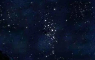 ظل الليل الهادئ🖤🌙